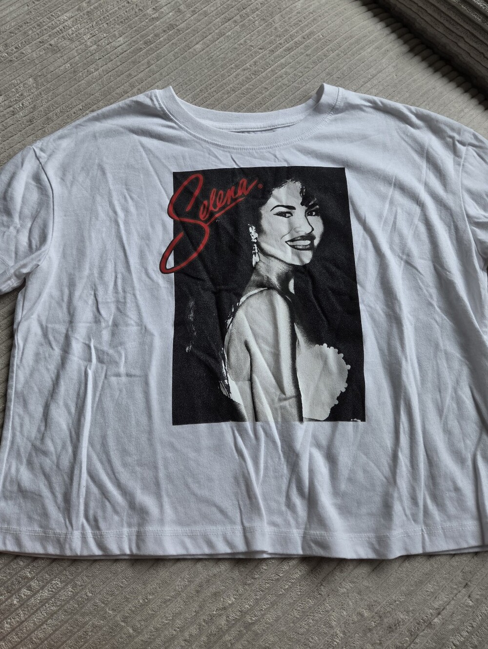 Selena White Graphic Tee - Selena Tribute Women’s Crop Top